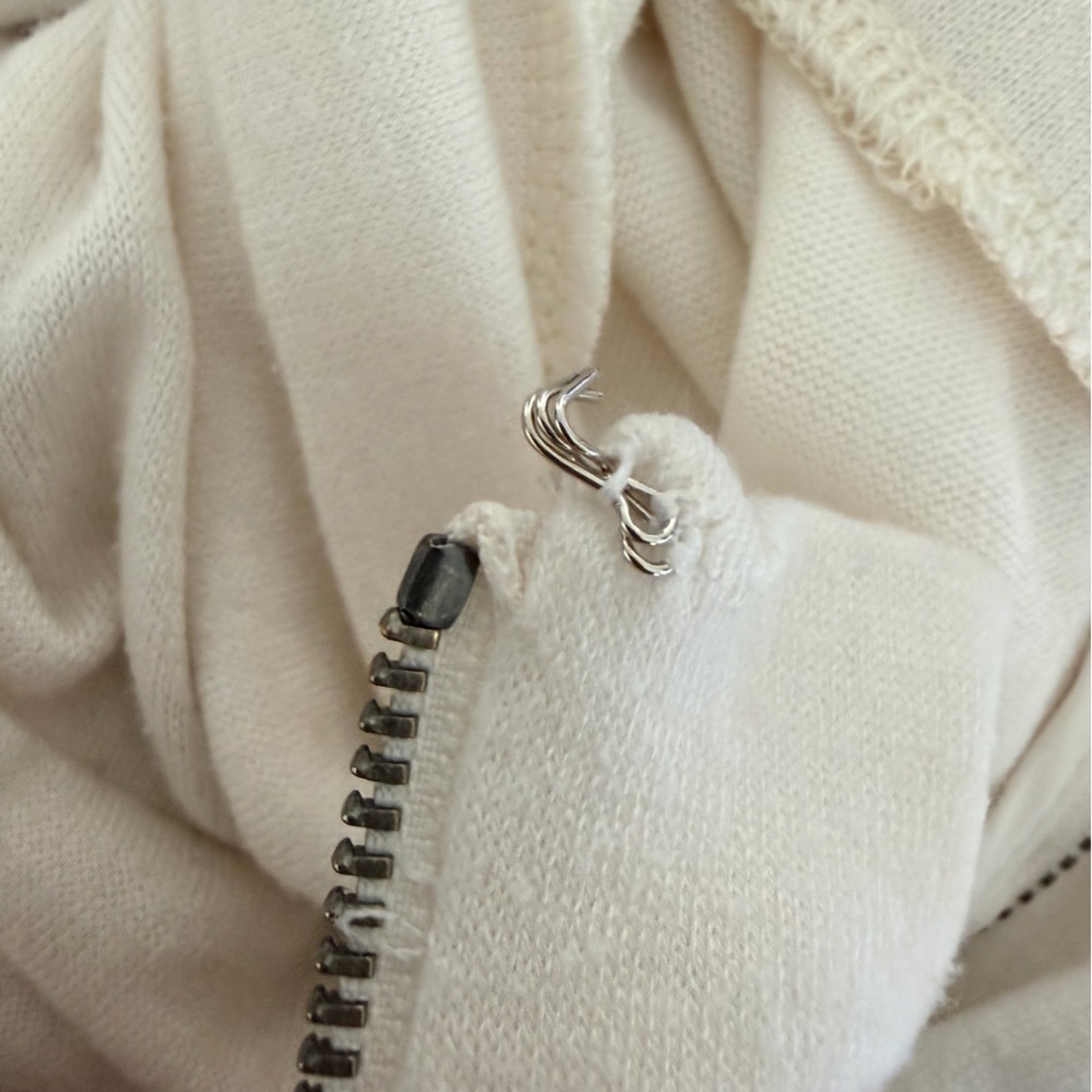 Alice + Olivia Classics Garrison Cream Long Sleeve Mock Turtleneck Top | XS - Picture 4 of 6